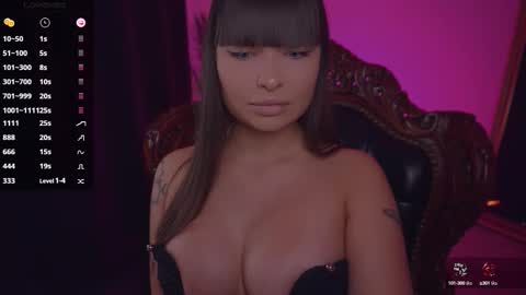 LUXXANDRA online show from October 28, 7:01 am