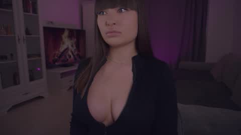 LUXXANDRA online show from February 25, 6:45 am