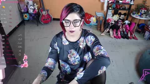 Miss Mia online show from December 14, 8:40 pm