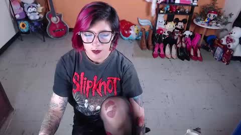 Miss Mia online show from December 19, 7:51 pm