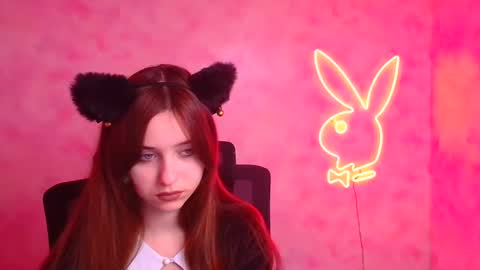 Mia online show from November 16, 12:44 pm