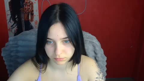 Snapshot of missmiamiss chatting on April 3, 12:14 pm Mia online show from April 3, 12:14 pm