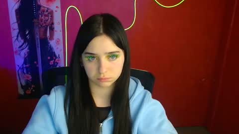 Snapshot of missmiamiss chatting on April 15, 5:31 pm Mia online show from April 15, 5:31 pm