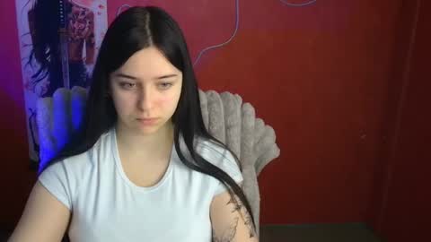 Snapshot of missmiamiss chatting on April 24, 11:12 am Mia online show from April 24, 11:12 am