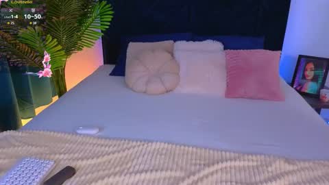 Snapshot of missmichellex chatting on March 17, 9:07 pm Michelle online show from March 17, 9:07 pm