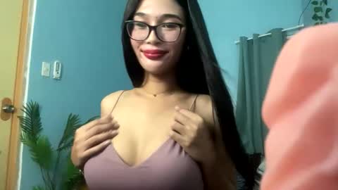Snapshot of missminervaa chatting on October 5, 3:54 pm missminervaa online show from October 5, 3:54 pm