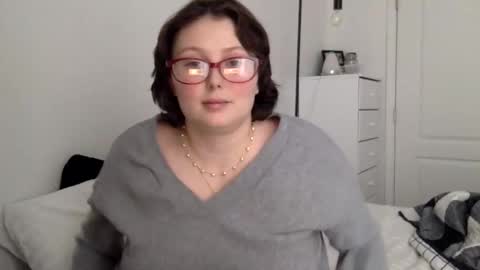 missmistressmal online show from December 17, 3:18 pm