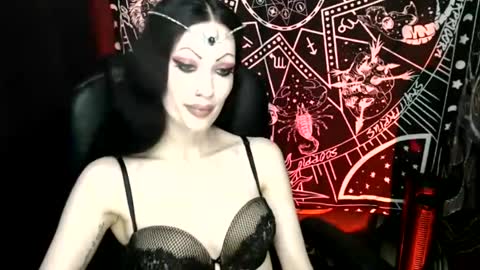 MissMoonDoll online show from January 4, 7:03 am