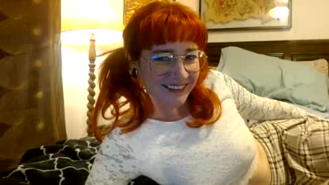 Snapshot of missmoonmagic13 chatting on June 27, 12:37 am Maxxx online show from June 27, 12:37 am