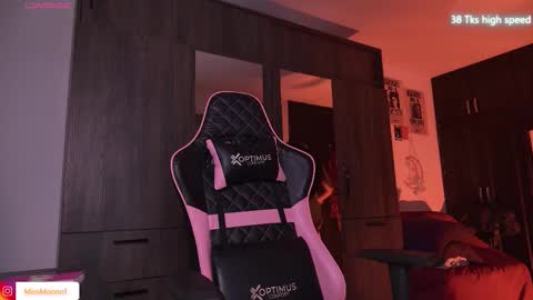 MissMoon online show from February 1, 5:11 pm