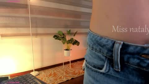 Snapshot of missnataly_ chatting on April 14, 10:27 pm Nataly Rivas online show from April 14, 10:27 pm