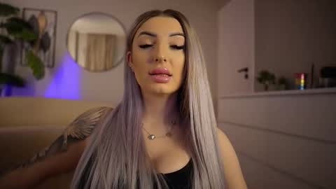 Miss Obsidian online show from February 3, 9:20 pm