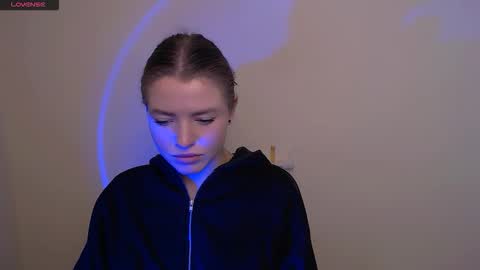 Snapshot of missoliviaa_ chatting on October 30, 9:00 am Olivia online show from October 30, 9:00 am