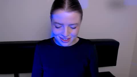 Olivia online show from December 20, 7:15 am