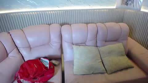 Snapshot of misspenelopenipples chatting on March 21, 12:32 pm Penelope online show from March 21, 12:32 pm