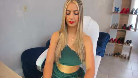 Miss Rhodes online show from December 2, 7:42 pm