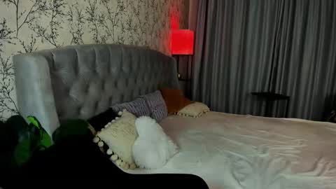 Emily online show from March 1, 1:43 am