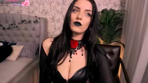 Snapshot of missrosse_ chatting on October 11, 8:29 pm Emily online show from October 11, 8:29 pm