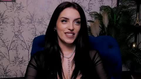 Snapshot of missrosse_ chatting on April 23, 12:45 am Emily online show from April 23, 12:45 am