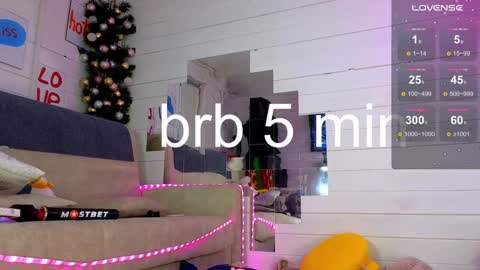 . online show from December 8, 8:09 am