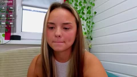 Snapshot of misss_viki chatting on October 13, 8:03 am . online show from October 13, 8:03 am