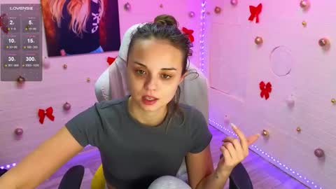 . online show from February 21, 8:04 am