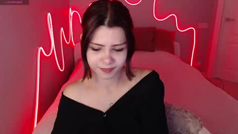 Snapshot of misssfoxyy chatting on June 2, 7:10 am Miss Mila online show from June 2, 7:10 am