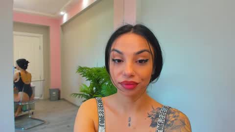 Snapshot of misssiennaa chatting on April 15, 6:09 am Sienna online show from April 15, 6:09 am