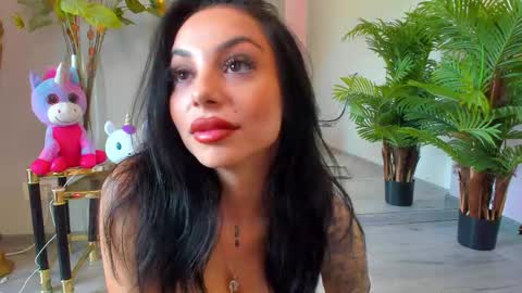 Snapshot of misssiennaa chatting on June 5, 6:52 am Sienna online show from June 5, 6:52 am