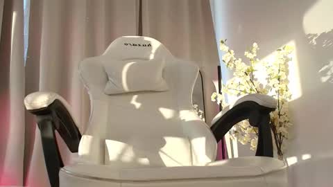 Snapshot of missskaya chatting on March 13, 3:18 pm Medussa online show from March 13, 3:18 pm