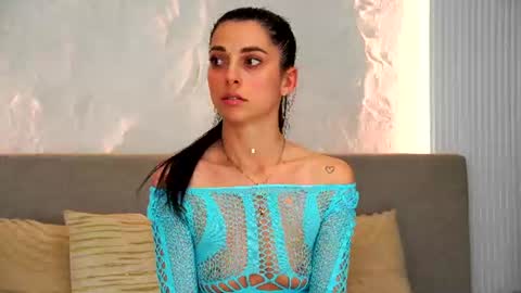 Snapshot of misssophiee_ chatting on June 15, 8:33 pm Sophie online show from June 15, 8:33 pm