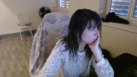 missthon online show from January 1, 4:07 pm