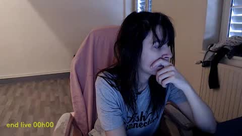 missthon online show from January 23, 8:15 am