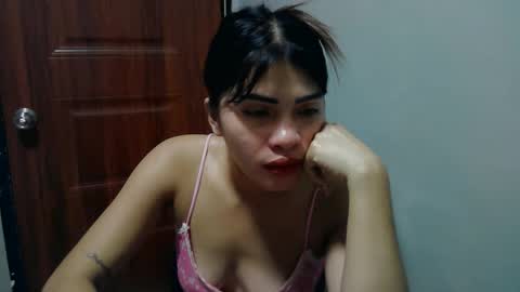 Snapshot of missunknownxoxo chatting on May 12, 1:36 am sofia online show from May 12, 1:36 am