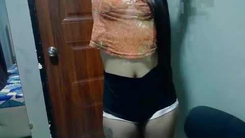 Snapshot of missunknownxoxo chatting on May 13, 2:31 am sofia online show from May 13, 2:31 am
