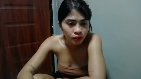 Snapshot of missunknownxoxo chatting on May 18, 5:57 am sofia online show from May 18, 5:57 am