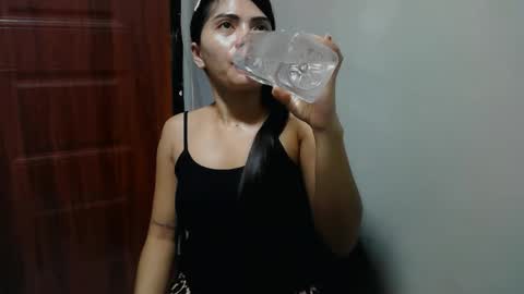 Snapshot of missunknownxoxo chatting on May 22, 3:46 am sofia online show from May 22, 3:46 am