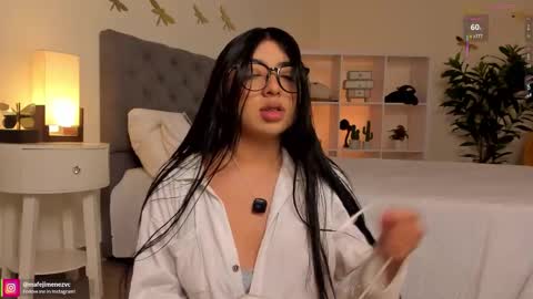Snapshot of missvancouver_ chatting on March 27, 1:00 pm Mafe Jimenez online show from March 27, 1:00 pm