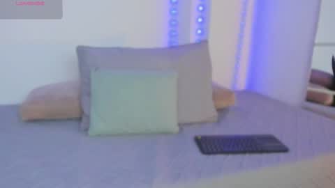 Snapshot of missvioleta_ chatting on October 24, 2:46 pm Violetta online show from October 24, 2:46 pm