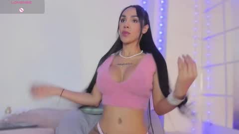 Snapshot of missvioleta_ chatting on December 1, 2:00 pm Violetta online show from December 1, 2:00 pm