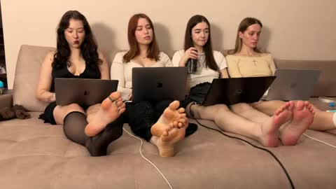 misswishh online show from April 29, 7:31 pm