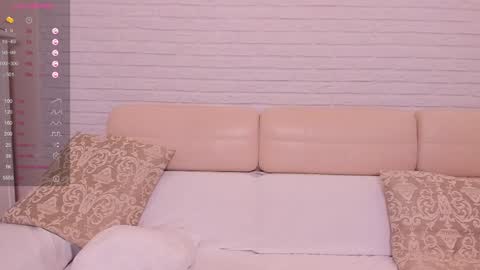 missxcaprice online show from January 29, 9:23 am