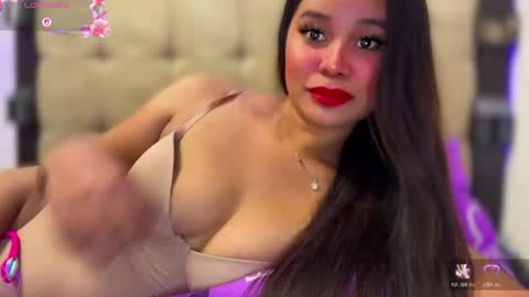 Miss. Thalia online show from July 1, 3:30 am
