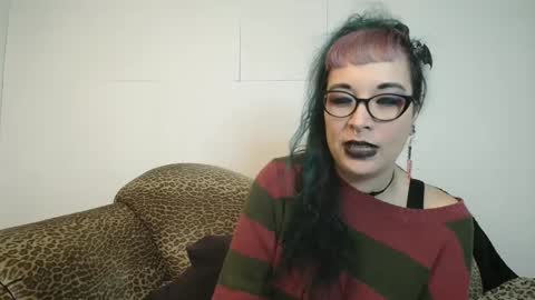 Missy Dee online show from December 14, 7:18 am