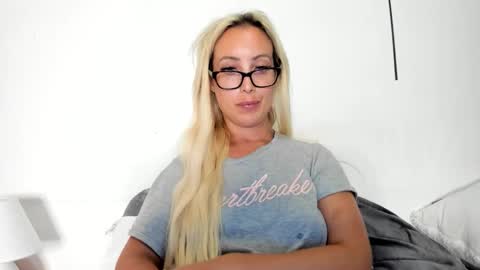 Missy matrix online show from April 22, 6:42 pm