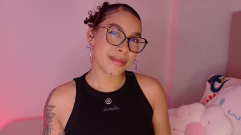 Snapshot of missygainer chatting on November 17, 11:43 pm Missy Gainer online show from November 17, 11:43 pm