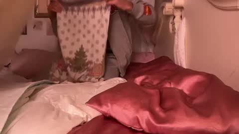 missymacx online show from May 20, 5:24 am