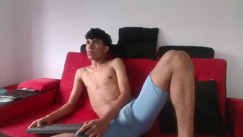 Snapshot of mister_jhonxxx chatting on December 23, 10:12 pm mister_jhonxxx online show from December 23, 10:12 pm