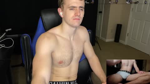 Snapshot of misterblanco chatting on December 2, 7:14 am BLAUNCOE online show from December 2, 7:14 am