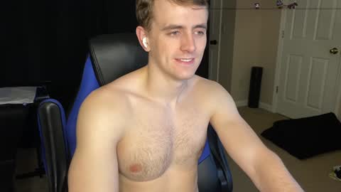 Snapshot of misterblanco chatting on December 6, 5:20 am BLAUNCOE online show from December 6, 5:20 am